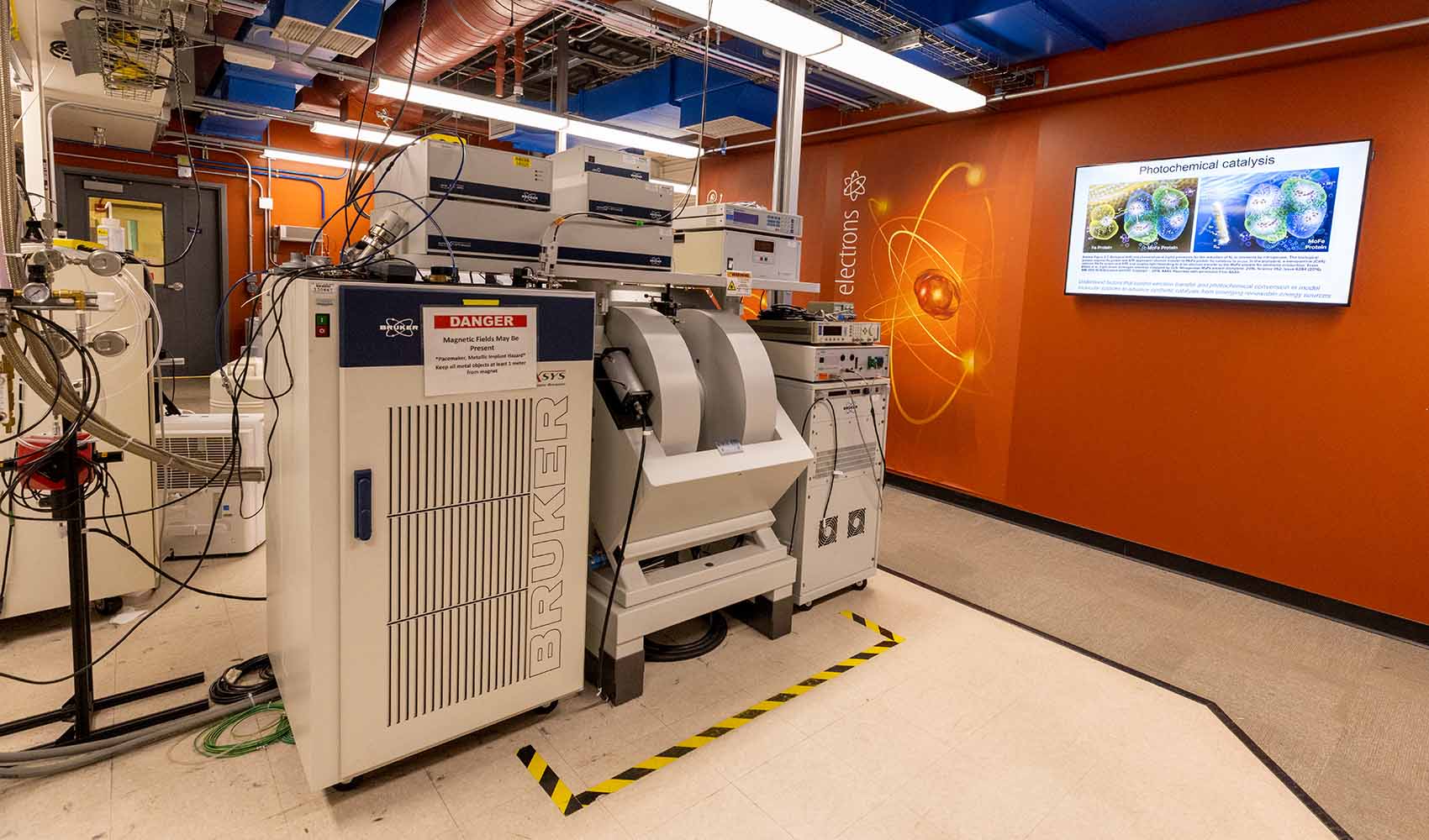 A Bruker EPR spectrometer in the Advanced Spin Resonance Facility