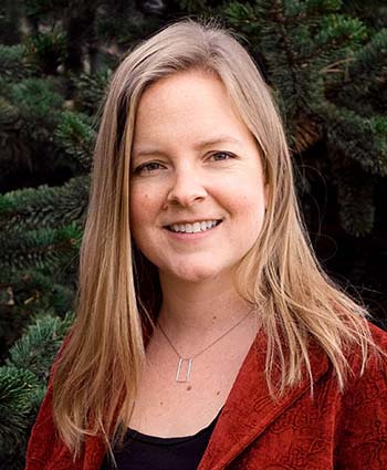 Photo of Emily Warren.