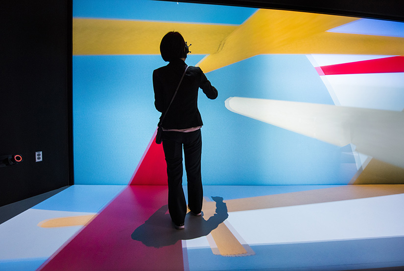 A student explores a virtual reality simulator.